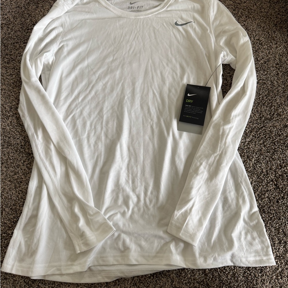 Nike Dri-Fit Women’s White Long Sleeve Tee NWT